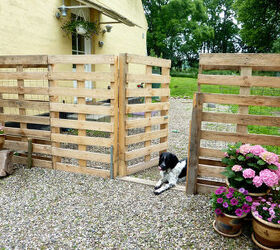 31 ways to get privacy inside and outside your home, Line up a few pallets for a free fence option