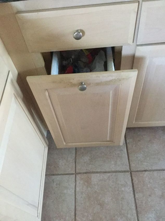 necesito una solucin para un cubo de basura deslizante en un armario de cocina