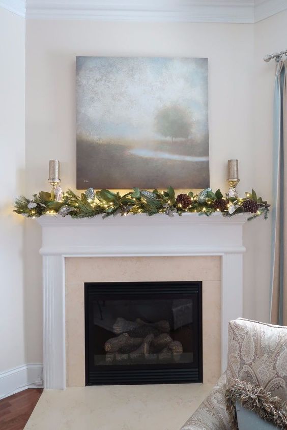 a beautiful stress free christmas mantel in under 30 minutes