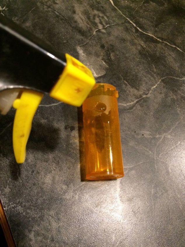 How to cleanly remove labels from bottles