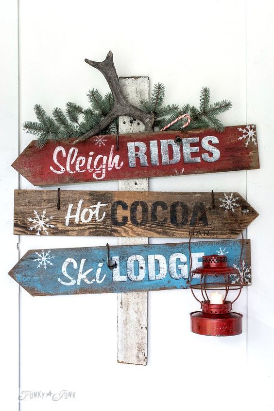 scoring 3 christmas signs in one with this directional sign design