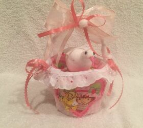 how to make bird s nest christmas ornaments from trash, Even pink can look like Christmas