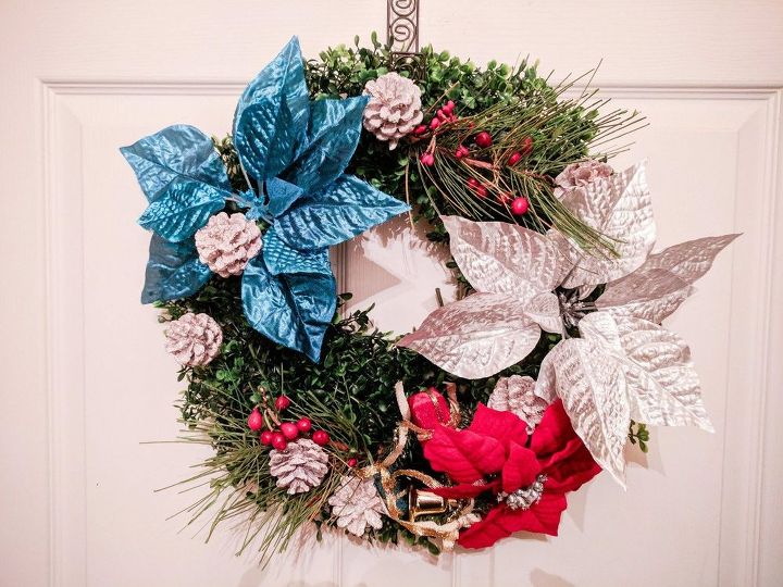 s 25 christmas wreath ideas you don t want to miss this year, Beautiful Patriotic Christmas Wreath