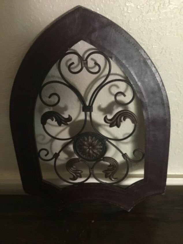 q i got this wall decor at thrift shop