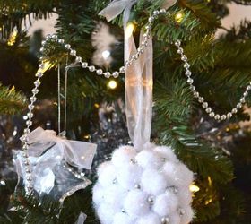 25 adorables ideas de adornos para que te sientas sper entusiasmado por la navidad, Crea un f cil adorno de pompones