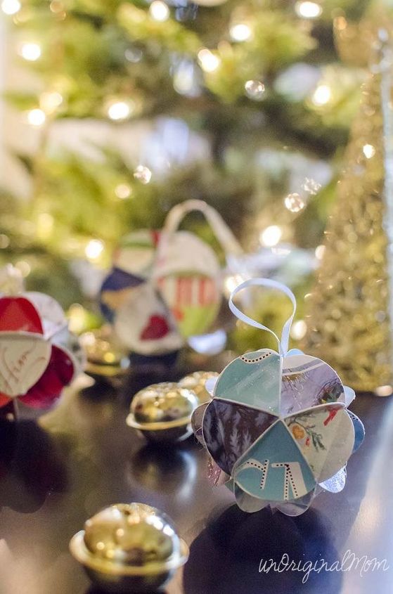 25 adorables ideas de adornos para que te sientas sper entusiasmado por la navidad, Doblar adornos de tarjetas de Navidad
