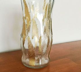 s these amazing vase ideas will blow your guests away, Draw on gold leaves with a pen