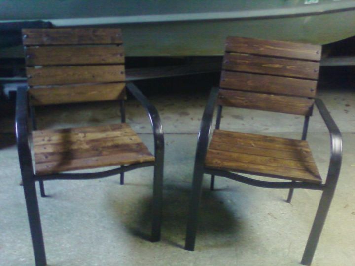 cadeiras de exterior reutilizadas
