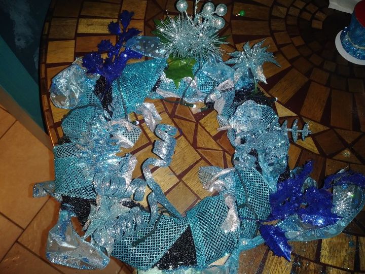 blue black xmas wreath