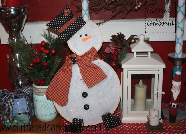 s 30 different ways to diy an adorable snowman this winter, Use wooden embroidery hoops