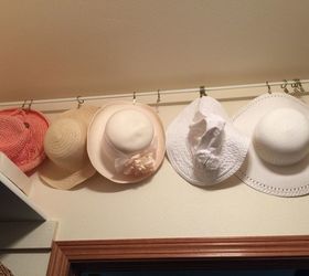ideas para ahorrar espacio y mantener tu casa organizada, Almacenamiento de sombreros colgantes
