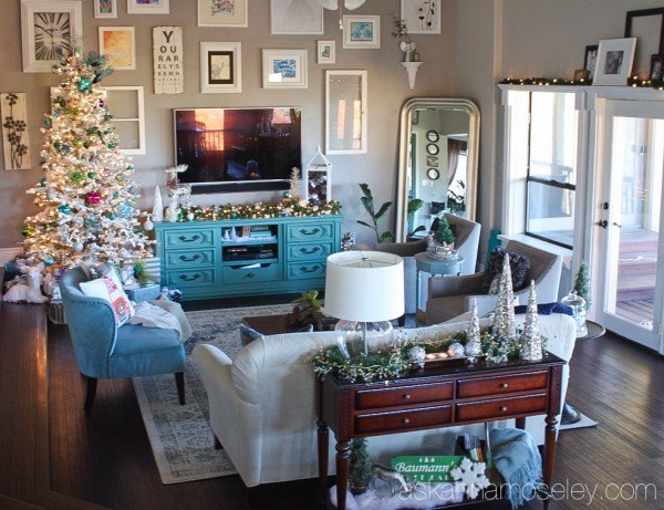 s 12 christmas home tours you re so going to fall for, A Merry Bright Christmas Home