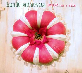 30 creative ways to repurpose baking pans, Paint it into a candy cane wreath