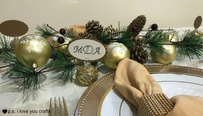 tarjetas de mesa navideas con purpurina dorada para la mesa