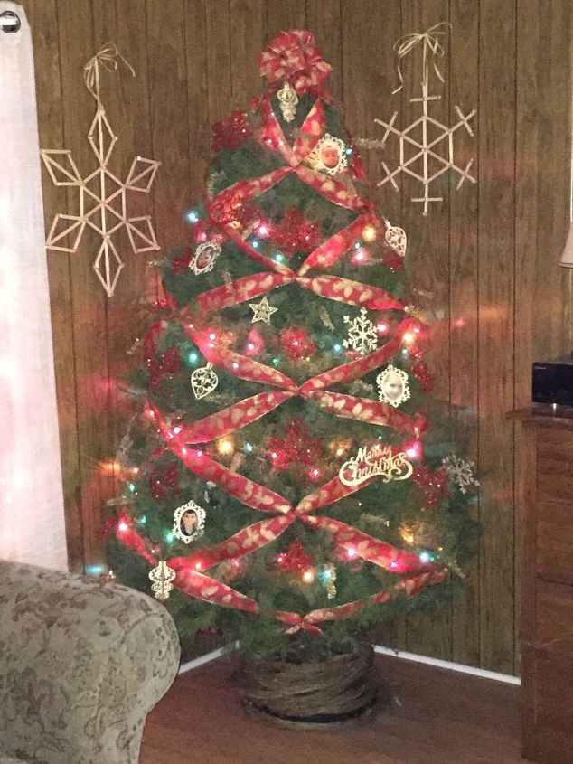 t thinking outside the box tree skirt box that is