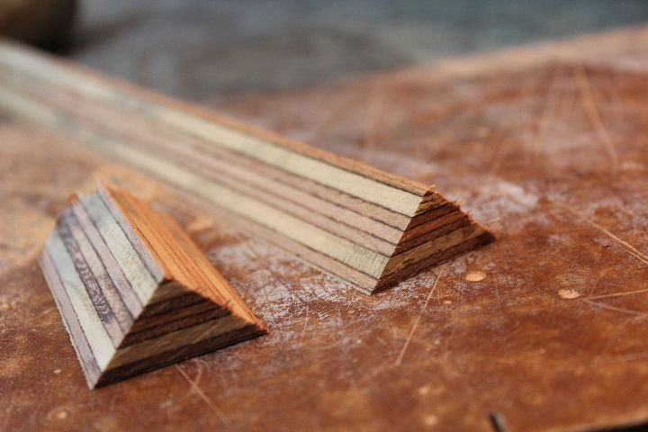 posavasos hechos con madera contrachapada de desecho