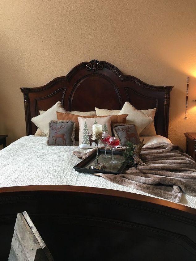 q why style are the two headboards below