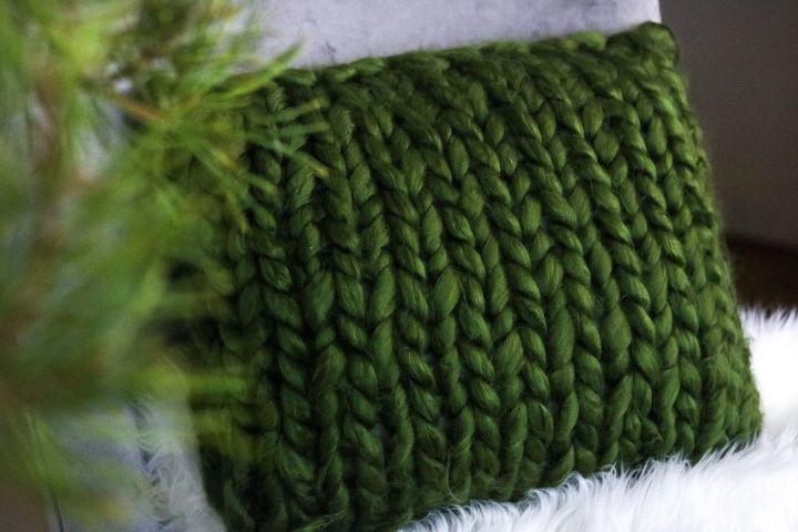 chunky knit pillow