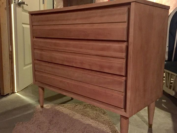 q what stain or chalk paint should use on this dresser