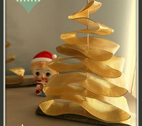 s use ribbon to decorate for christmas with these last minute ideas, Regal Ribbon Christmas Tree