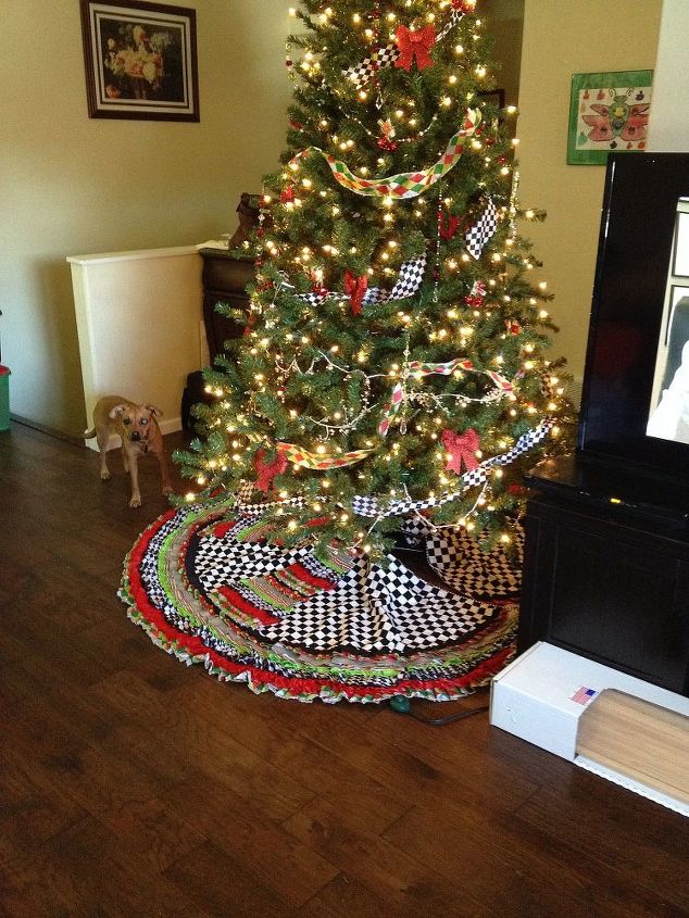 s use ribbon to decorate for christmas with these last minute ideas, Ribbon Wrapped Tree Skirt