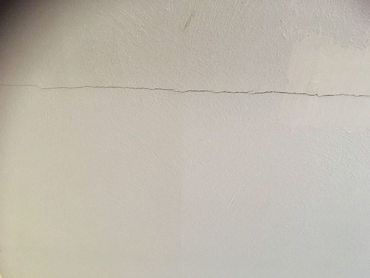 q help me out to repair a crack ceiling
