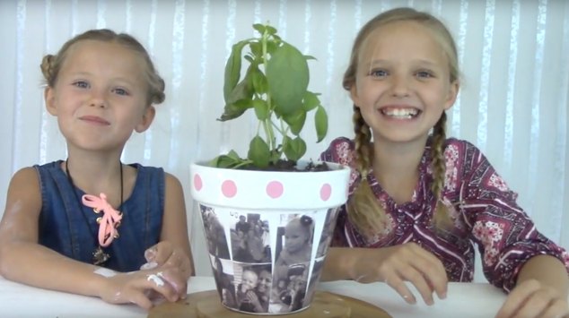 hometalk s top 20 diy crafts for kids, Flower Pot Photo Gift