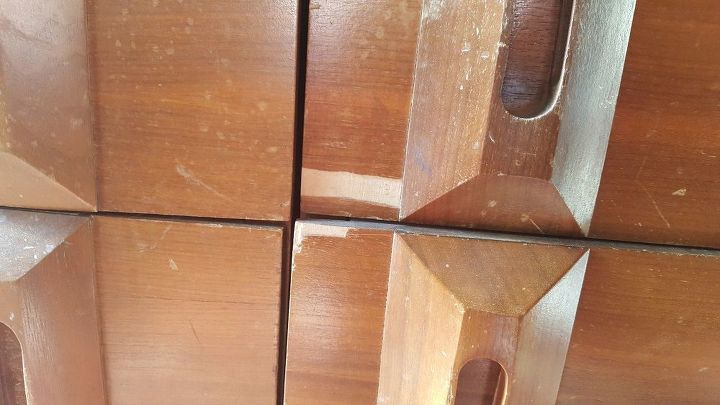 q chipped veneer dressers