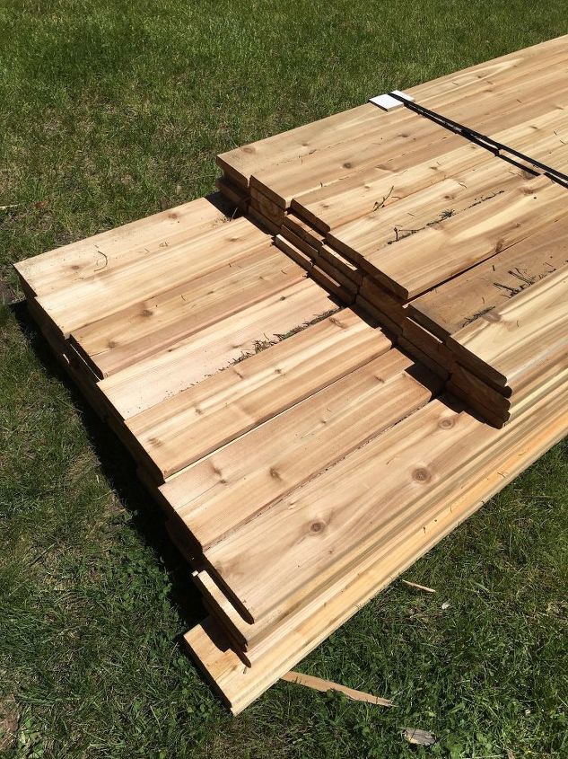 remodelacin de la cubierta de cedro con nuevos bancos de la caja del plantador, Entrega de la madera