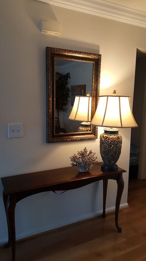 q accessorizing console table
