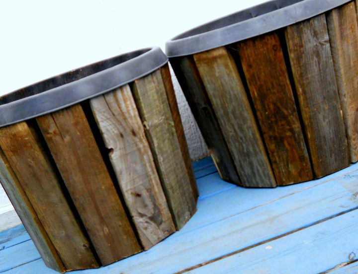 s cut up some pallets for these 20 amazing ideas, Pallet Wood Planter Project