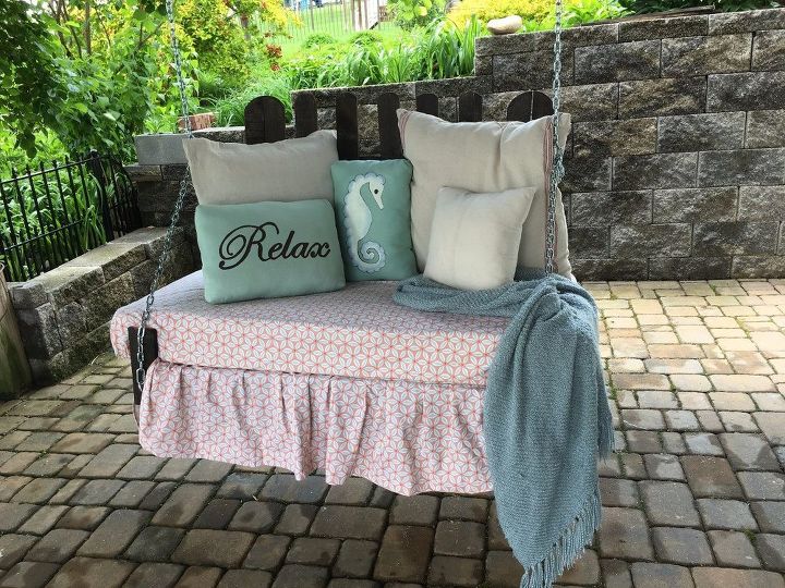 s cut up some pallets for these 20 amazing ideas, DIY Pallet Swing