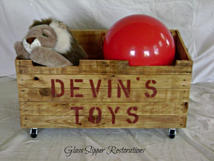 s cut up some pallets for these 20 amazing ideas, A Toybox Made from Pallet Wood
