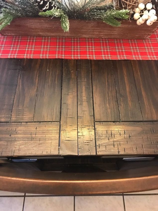 q como puedo rellenar estos surcos en mi mesa de cocina