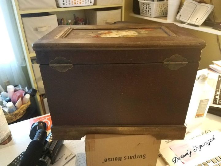 nueve pasos para reciclar una caja de almacenaje con pintura
