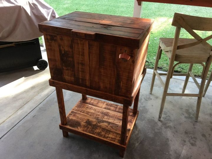 pallet wood ice chest enclosure