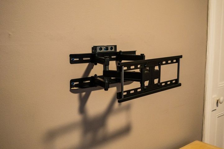 montaje de una tv en la pared