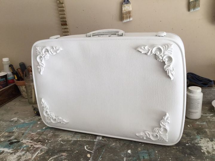a vintage suitcase gets a new shabby chic look