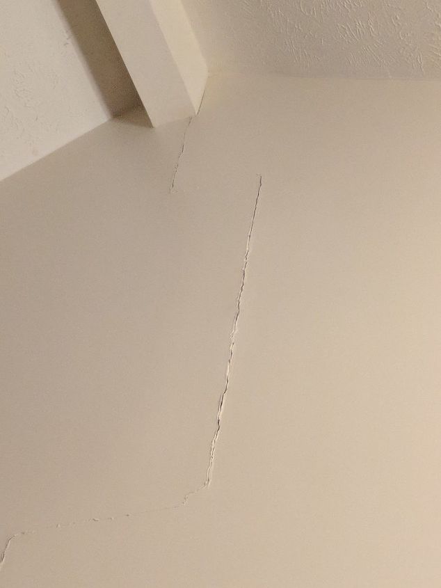 q how do you repair long crack in plaster