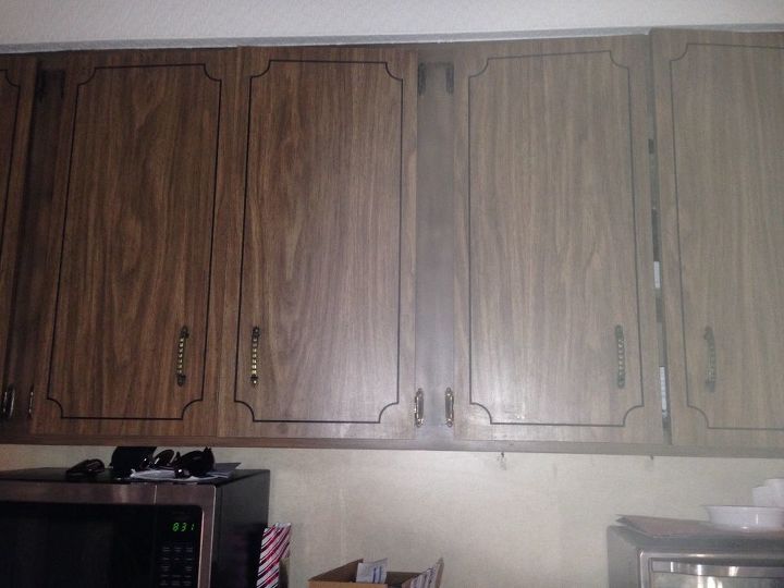 q how do i prep what kind of paint do you use on old formica cabinets