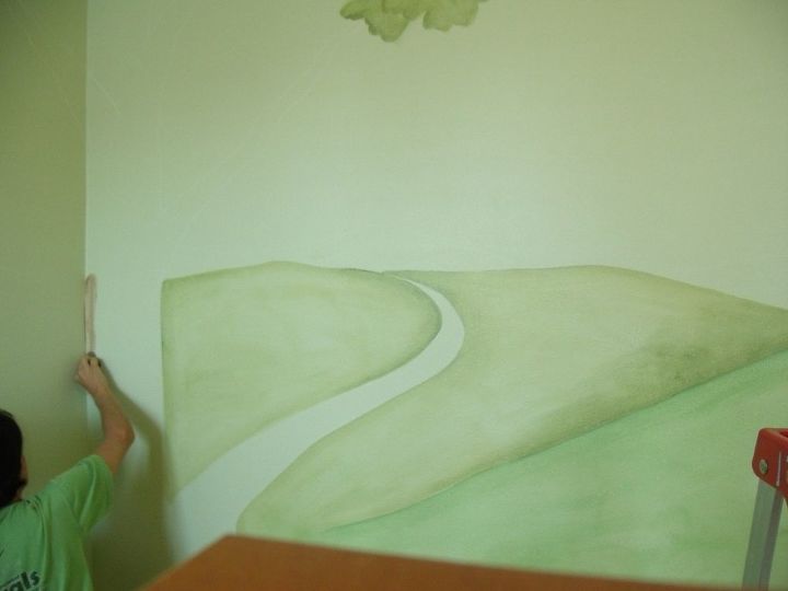 pintar un mural con una esponja