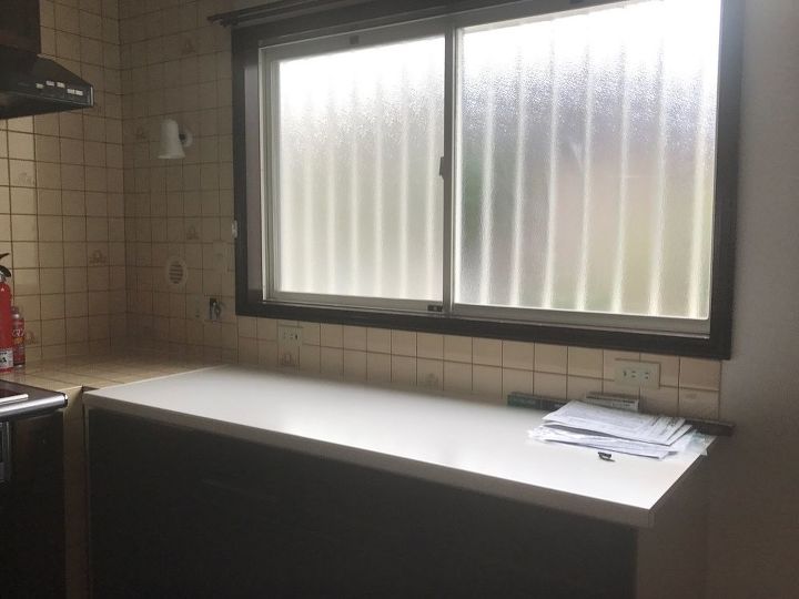 q help i need a renter safe way to cover ugly kitchen wall tiles