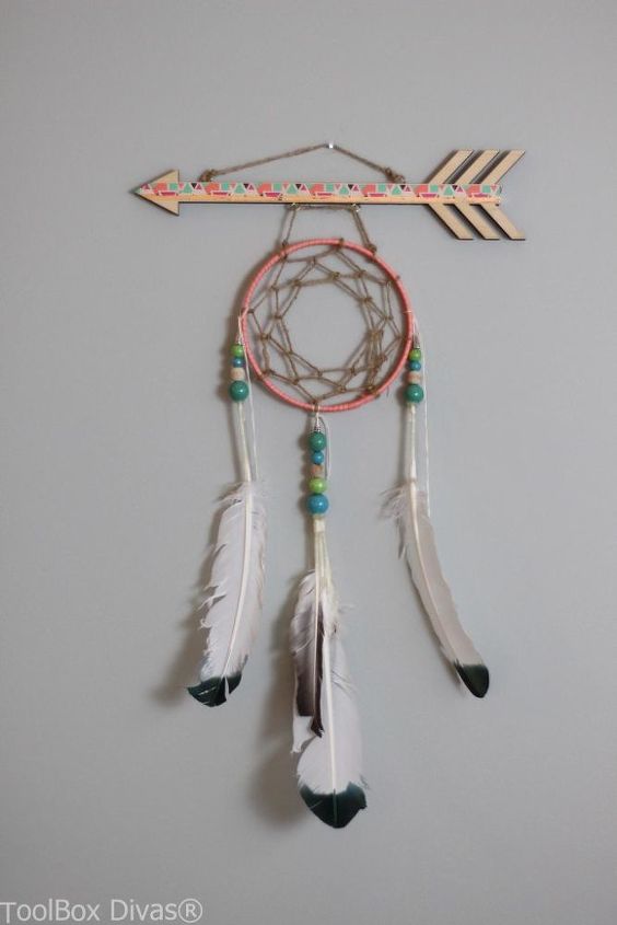 s 25 fabulous feather projects that you don t want to miss, Super Easy Dreamcatcher