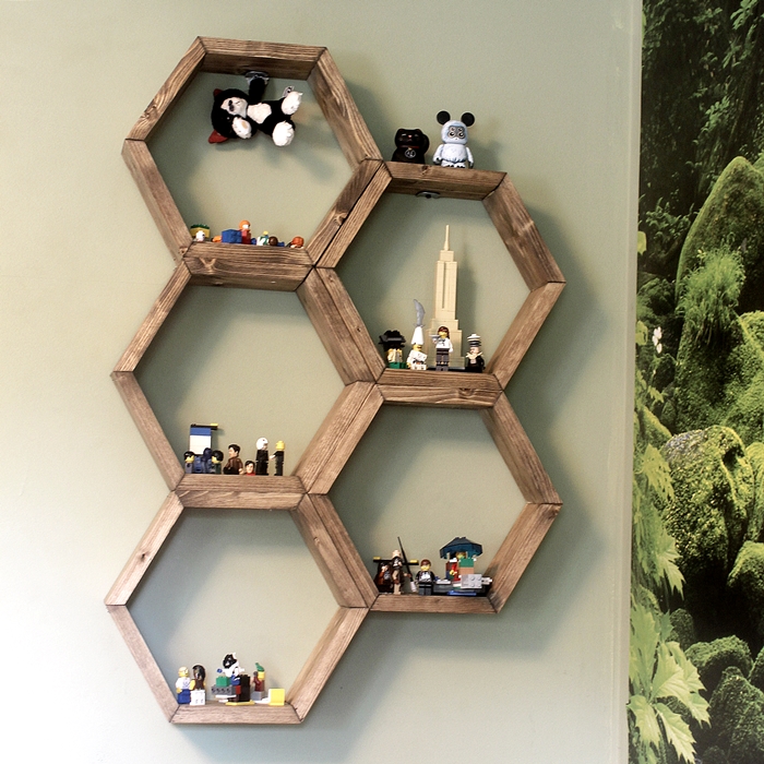 27 timas ideias para renovar seu quarto, Fa a prateleiras de exibi o de favo de mel hexagonais