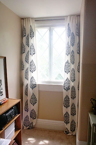27 timas ideias para renovar seu quarto, Embeleze suas janelas com cortinas de est ncil