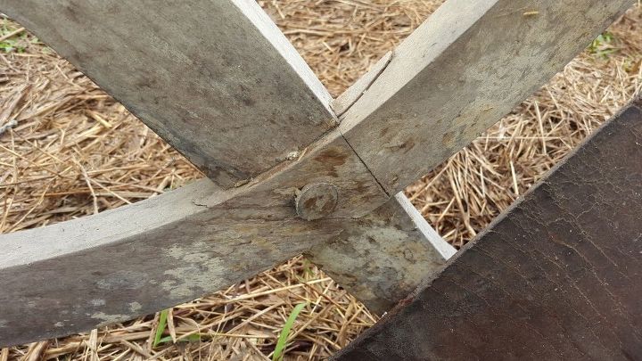 q making a chair