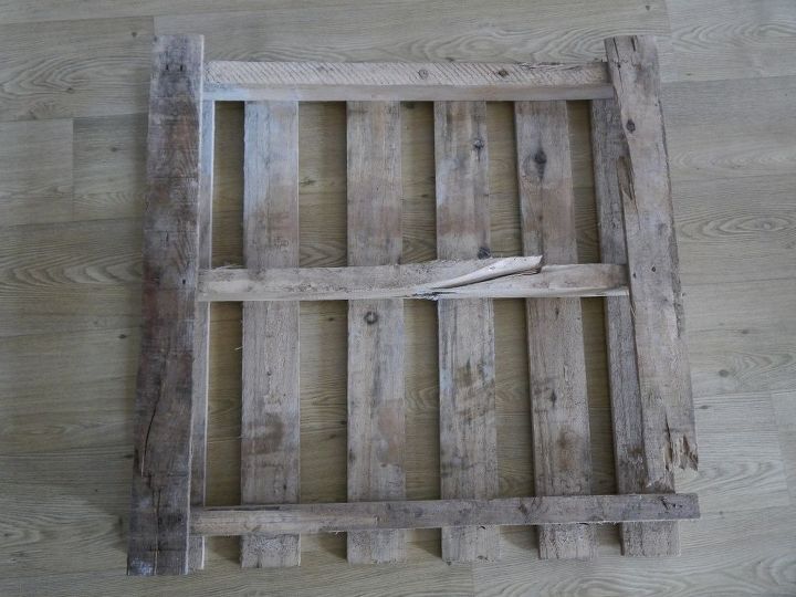 repurposed pallet decor idea
