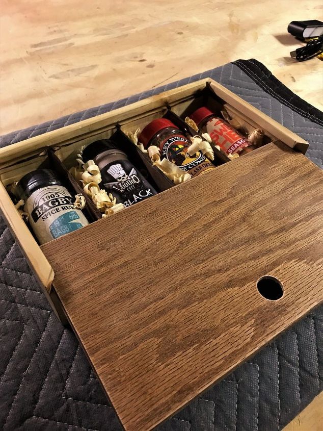 caja de especias o simplemente una caja para poner cosas diy de madera recuperada