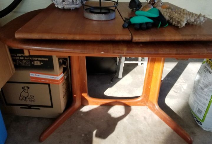 algum j criou um bar com uma velha mesa de jantar