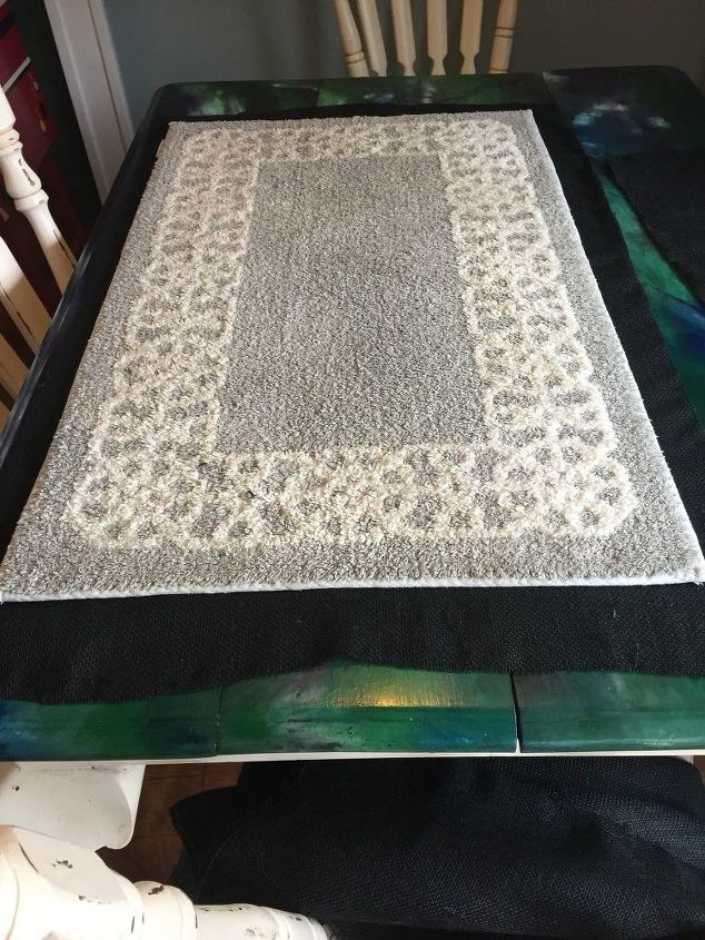 dar un nuevo aspecto a una alfombra vieja